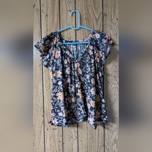 Old Navy Floral Flutter Sleeve Top